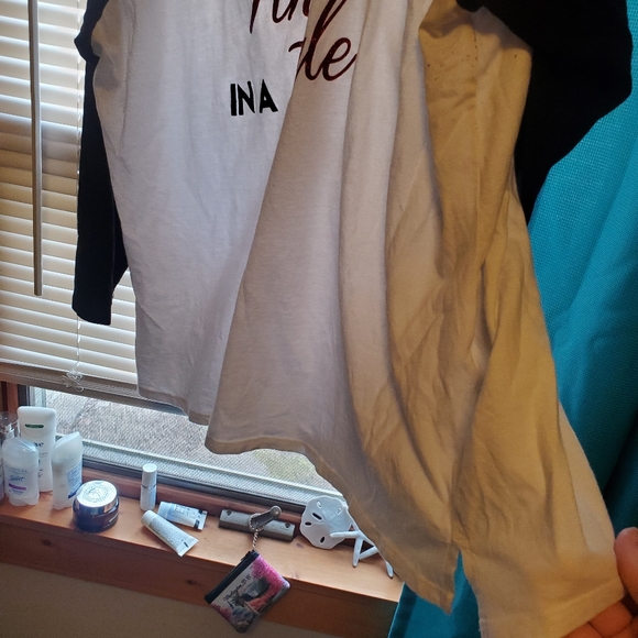 Holiday 3/4 sleeve top - Picture 3 of 4